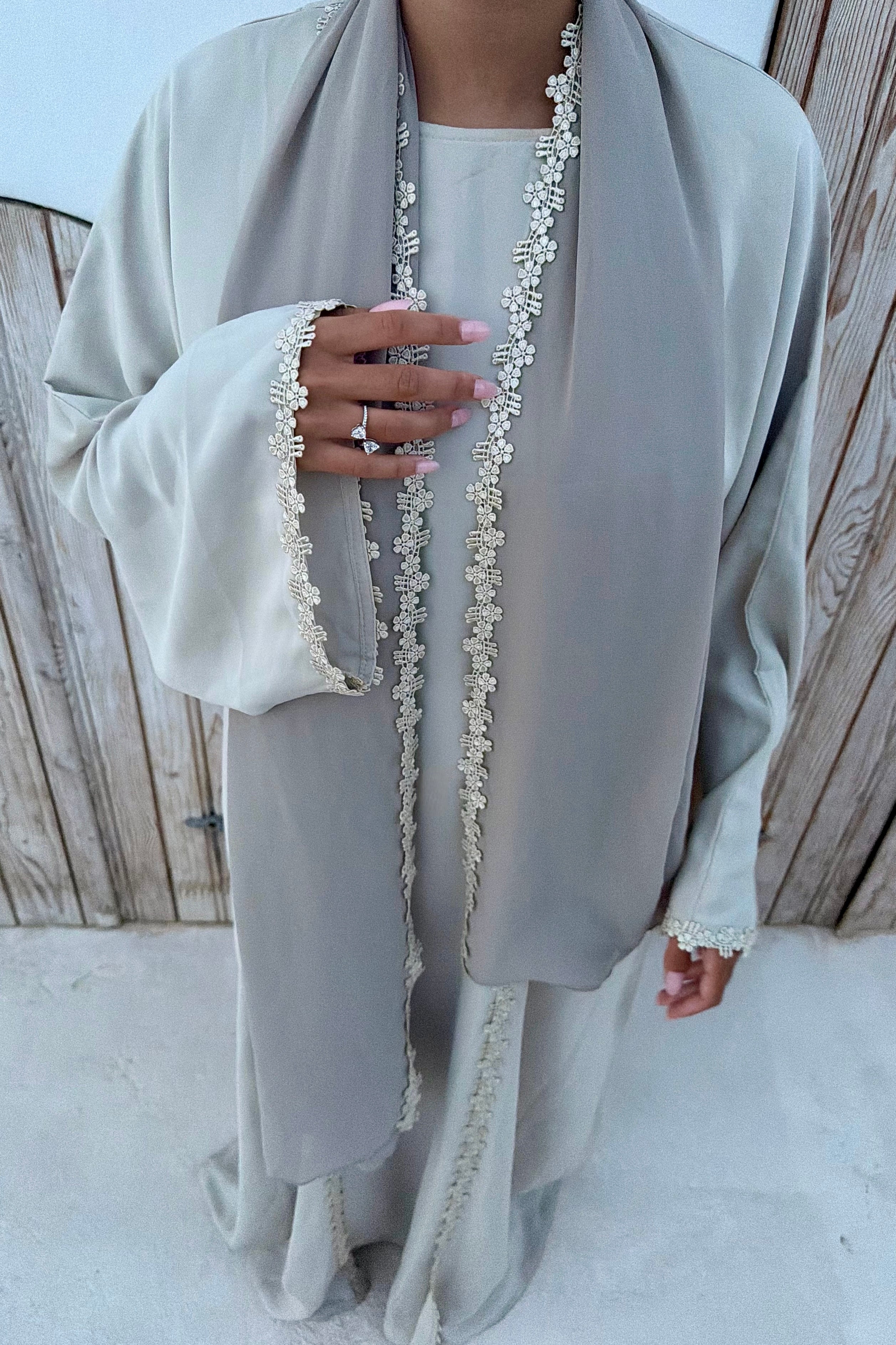 Abaya fleurie Beige