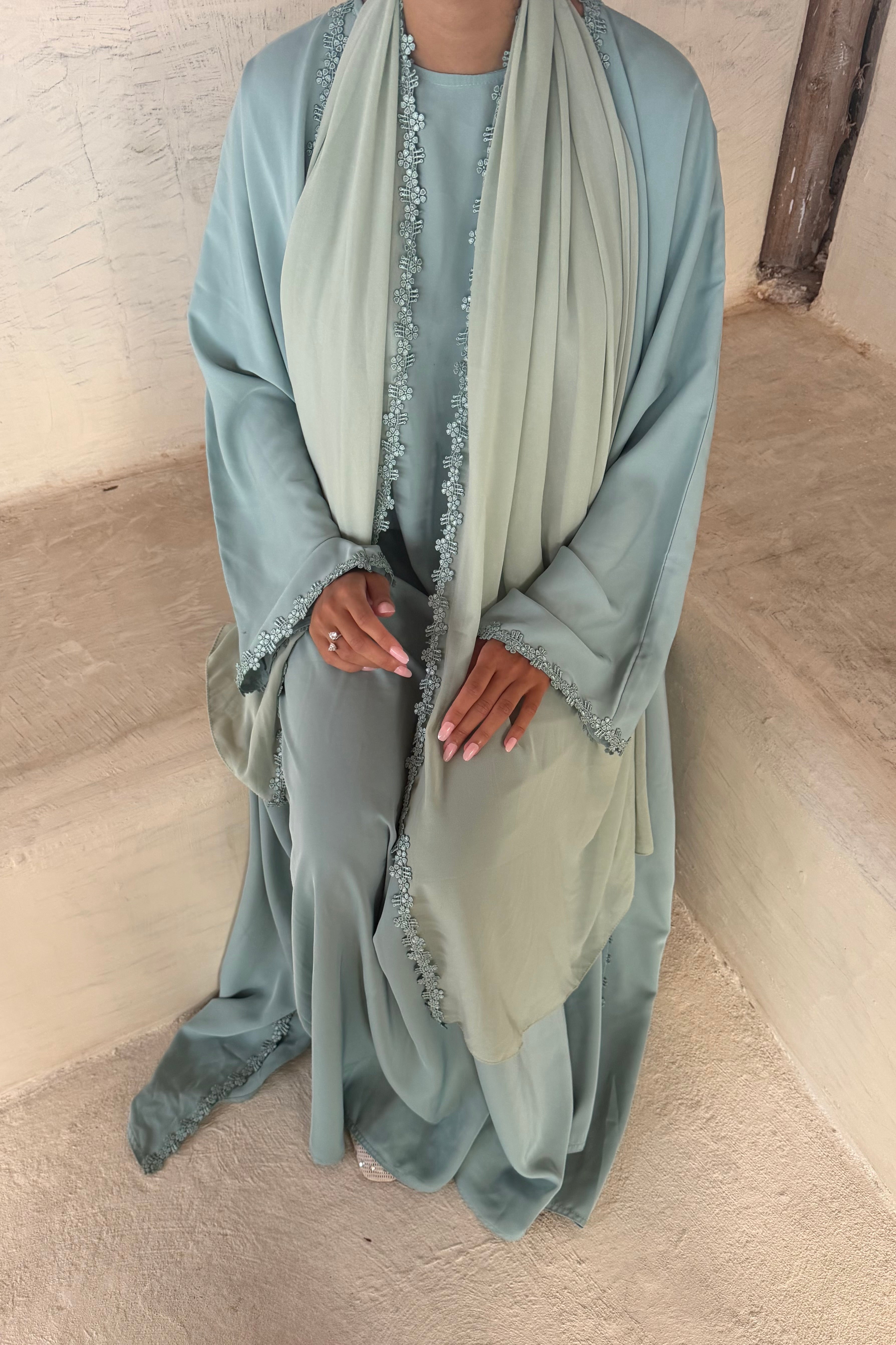 Abaya fleurie Verte