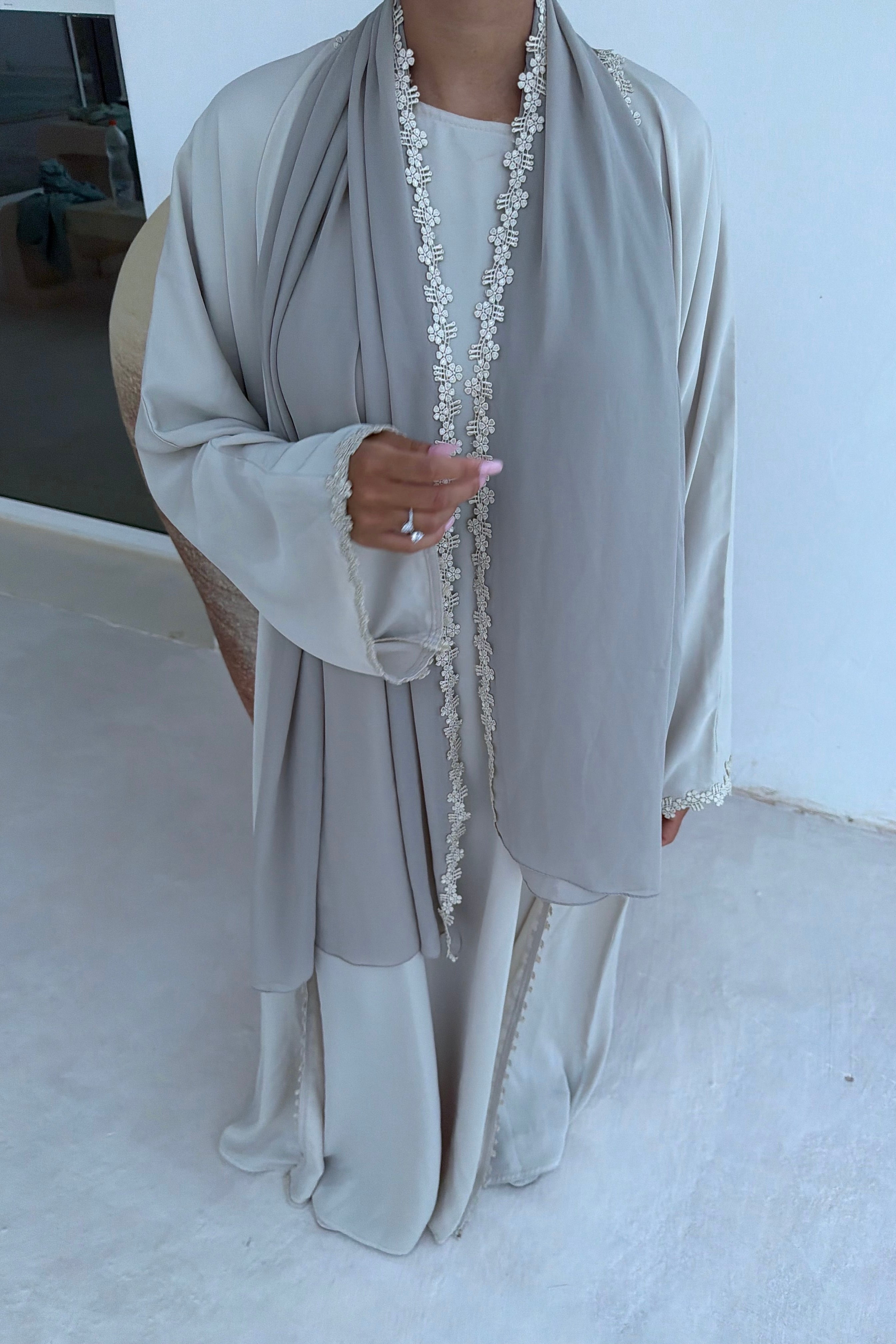 Abaya fleurie Beige