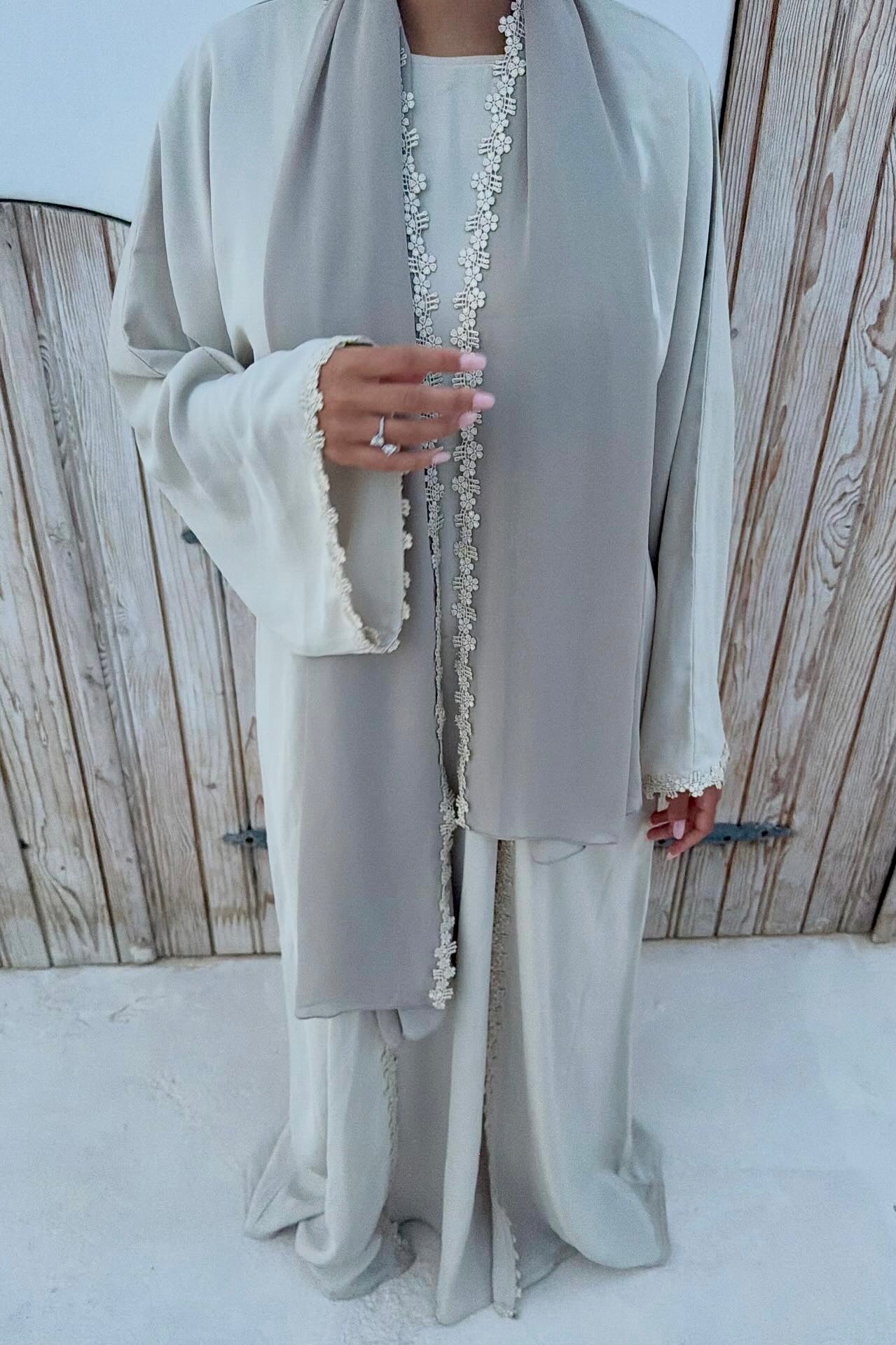 Abaya fleurie Beige